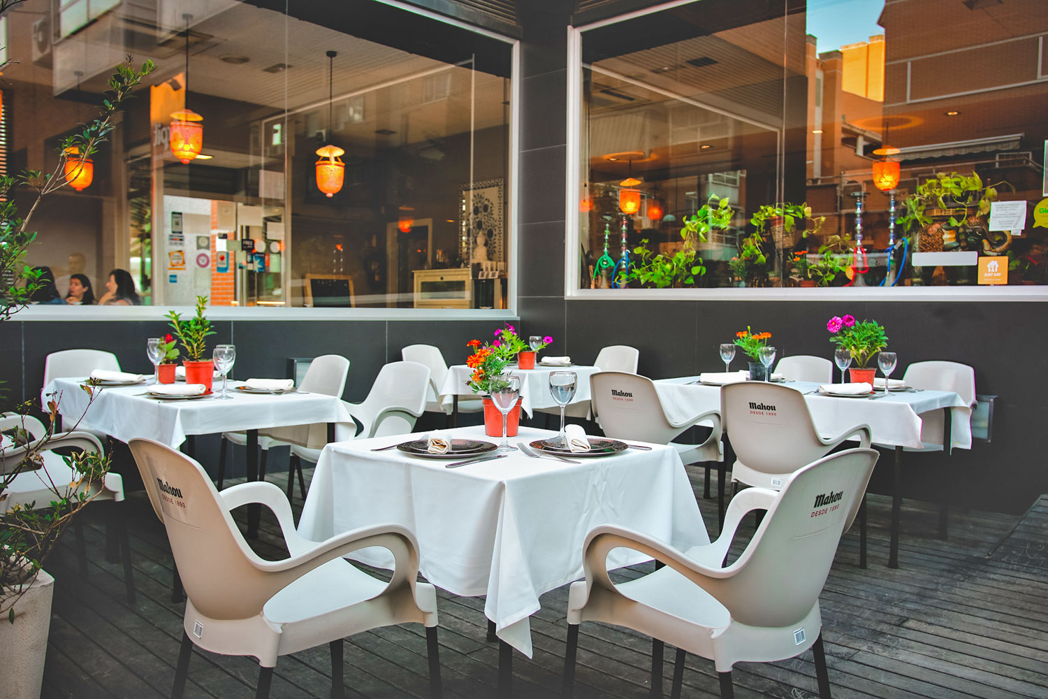 Terraza del restaurante indio Arpit en Las Tablas